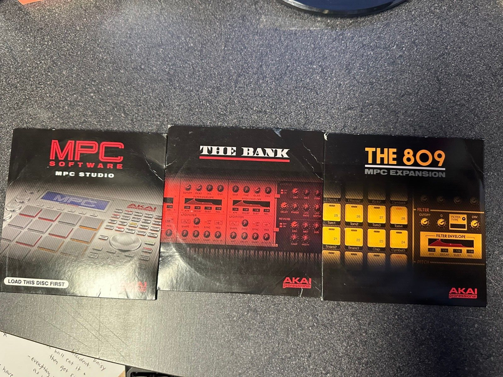 Akai professional MPC STUDIO Silver w/Box SDS