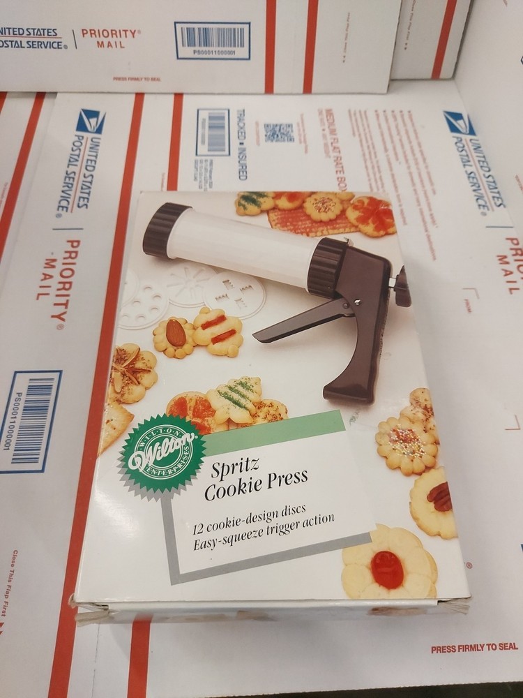 Wilton Spritz Cookie Press, w/Discs, Pre Owned