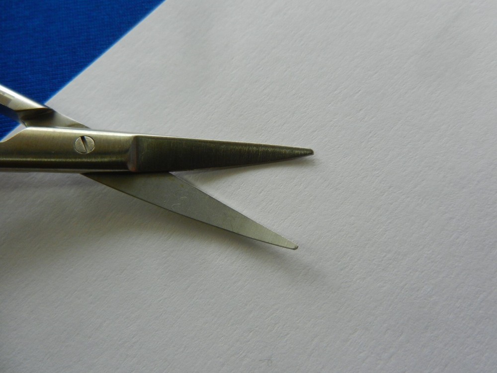 E1137 Codman Fine Sharp Tip Curved Scissors 11.4cm Overall Length 54-1076