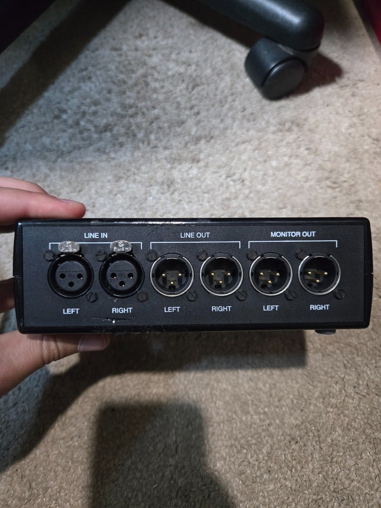Avid Audio Splitter