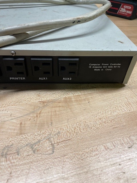Vintage Computer Power 5 Switch Controller and Surge Suppressor