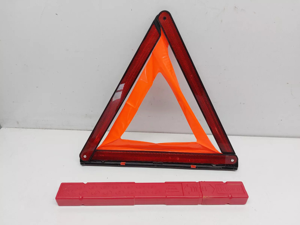 BMW X1 E84 EMERGENCY HAZARD WARNING TRIANGLE 2011 6770487