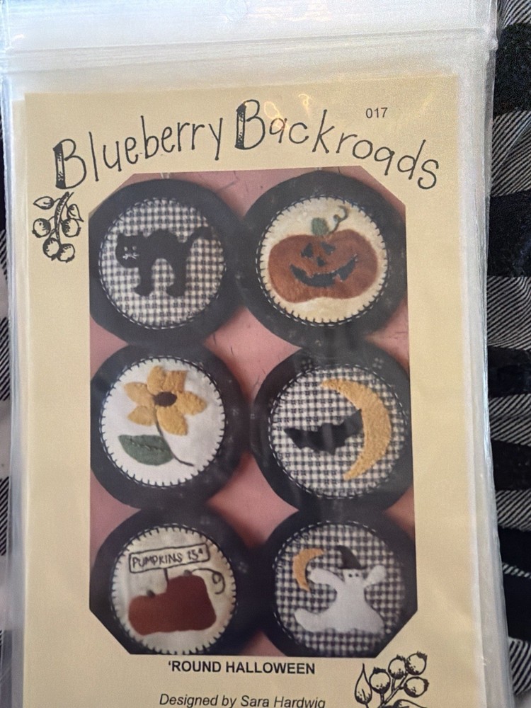 Blueberry Backroads Round Halloween Wool Applique Pattern 017
