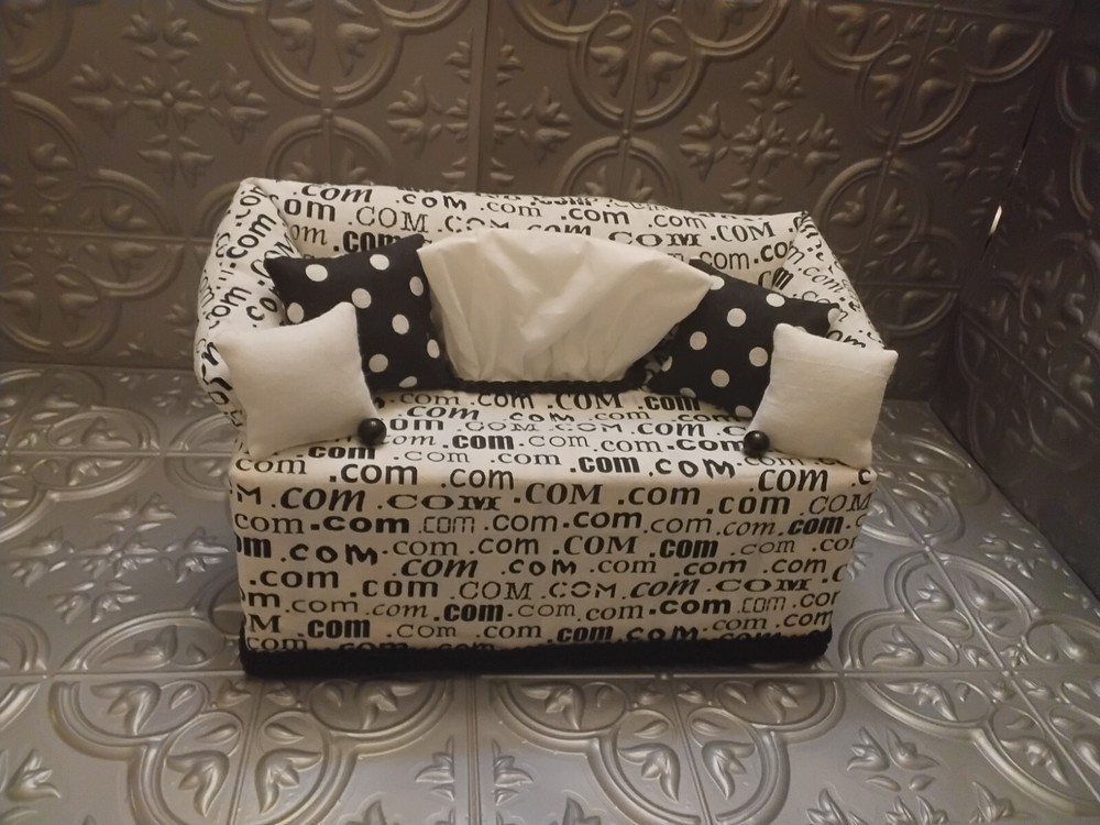 DOT COM SOFA TISSUE BOX COVER HAND MADE NEW FREE TISSUES........