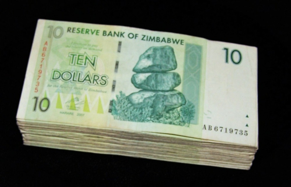 100 Zimbabwe 10 Dollar banknotes-full bundle