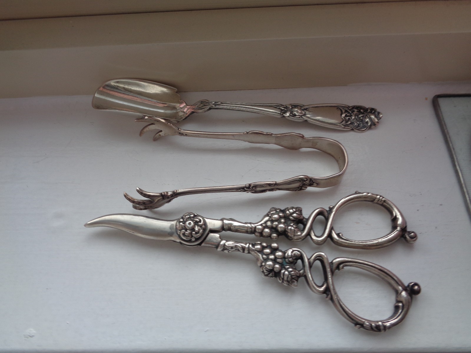 3 Sterling Utensils: Grape Shears, Lemon Tongs, Cheese Scoop: total 221 grams