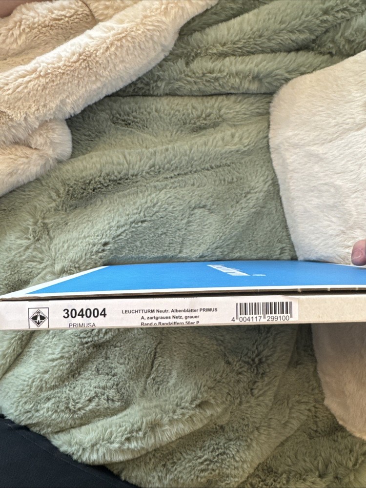 Lighthouse Primus A - blank pages w/light gray Background Grid 304004