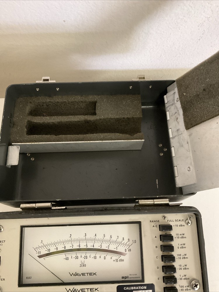 Wavetek Portable RF Power Meter Model 1034A