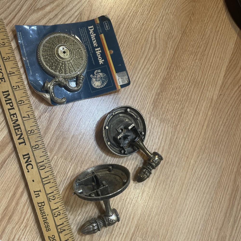 Hook & Candle Holders Amtec & Melard