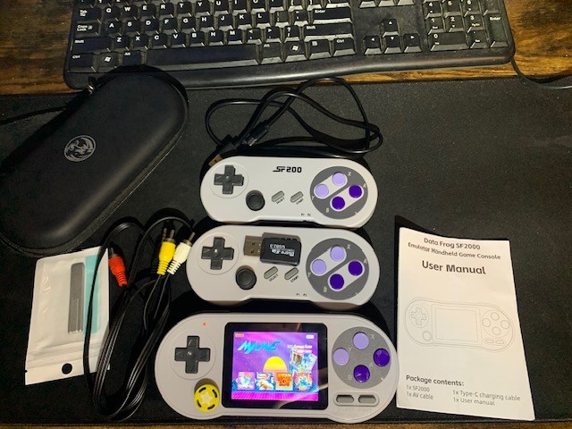 Game Console SF2000 6000+ Games with two extra controllers and carry case