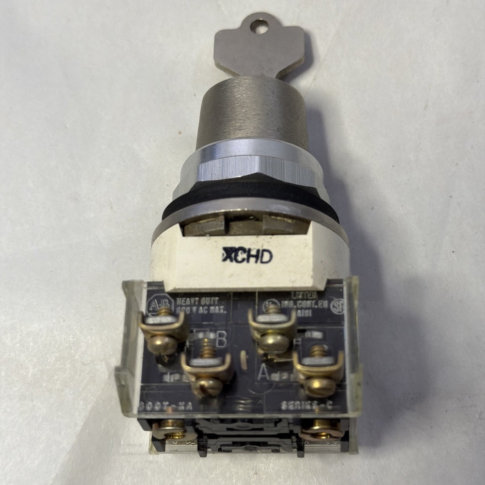 Allen Bradley 800T-J44 Keyed Selector Switch