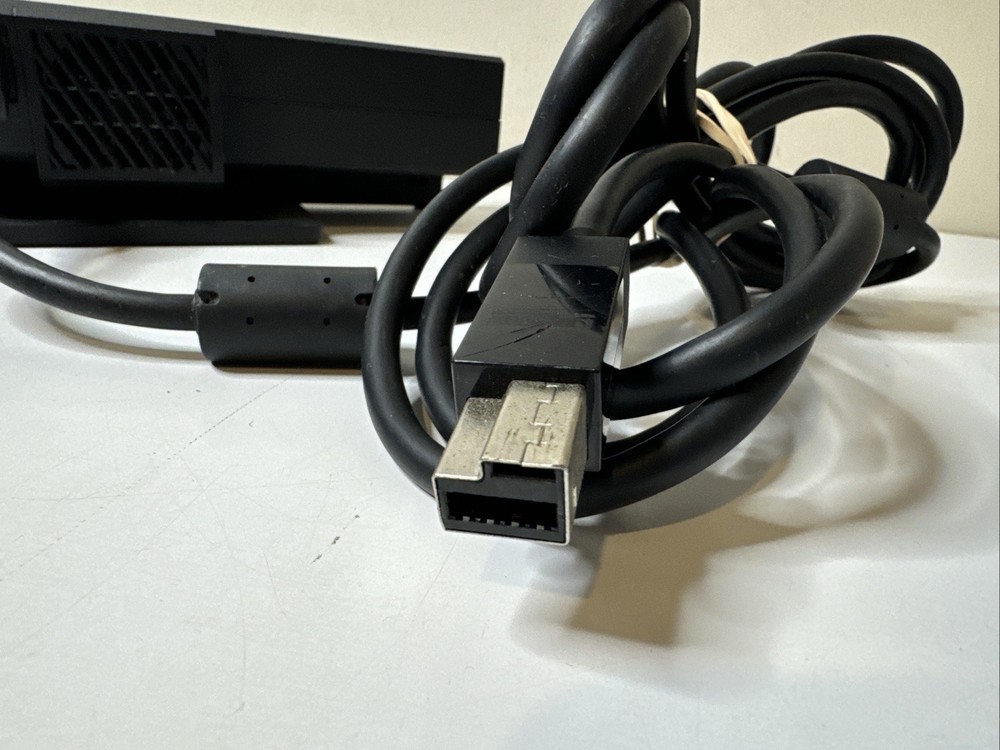Microsoft Xbox One Kinect Wired Motion Sensor Black Model 1520 OEM