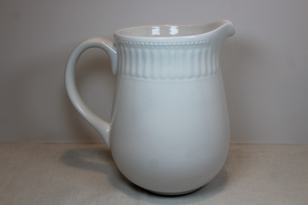 Vtg Oneida ARIEL Pattern White Serving Beverage Pitcher