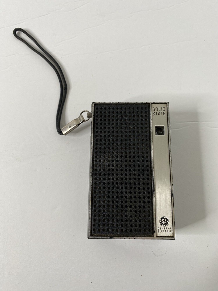 General Electric Solid State Transistor Radio Vintage Tested Working