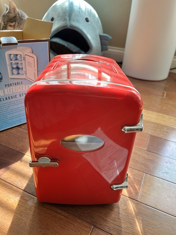 Red Classic Style Mini Refrigerator