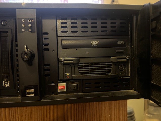 Cutomized X86 based Linux Suse10.1 Server system w/ 2 Raid drives in 4U Chassis
