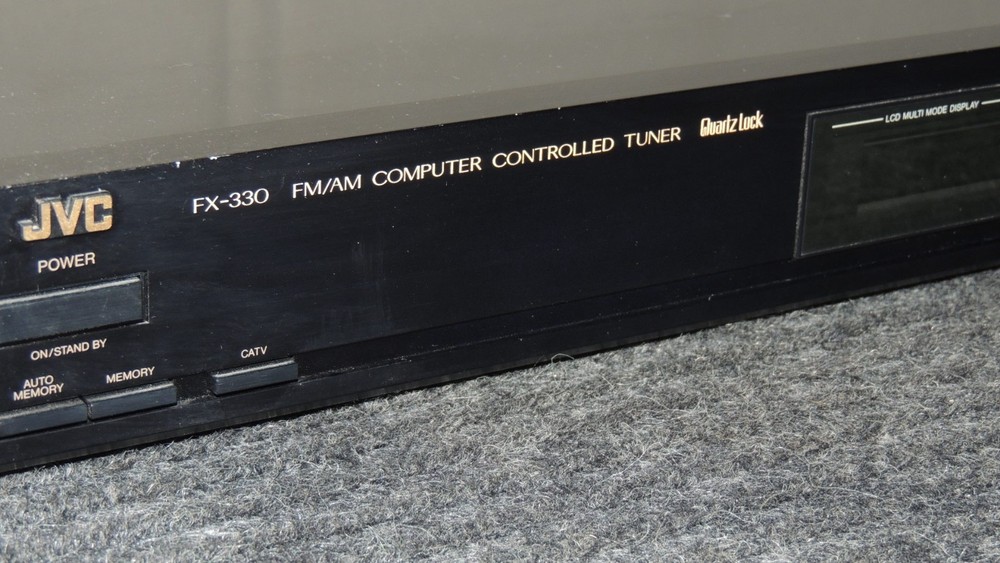 JVC FX-330 FM/AM Computer Controlled Tuner