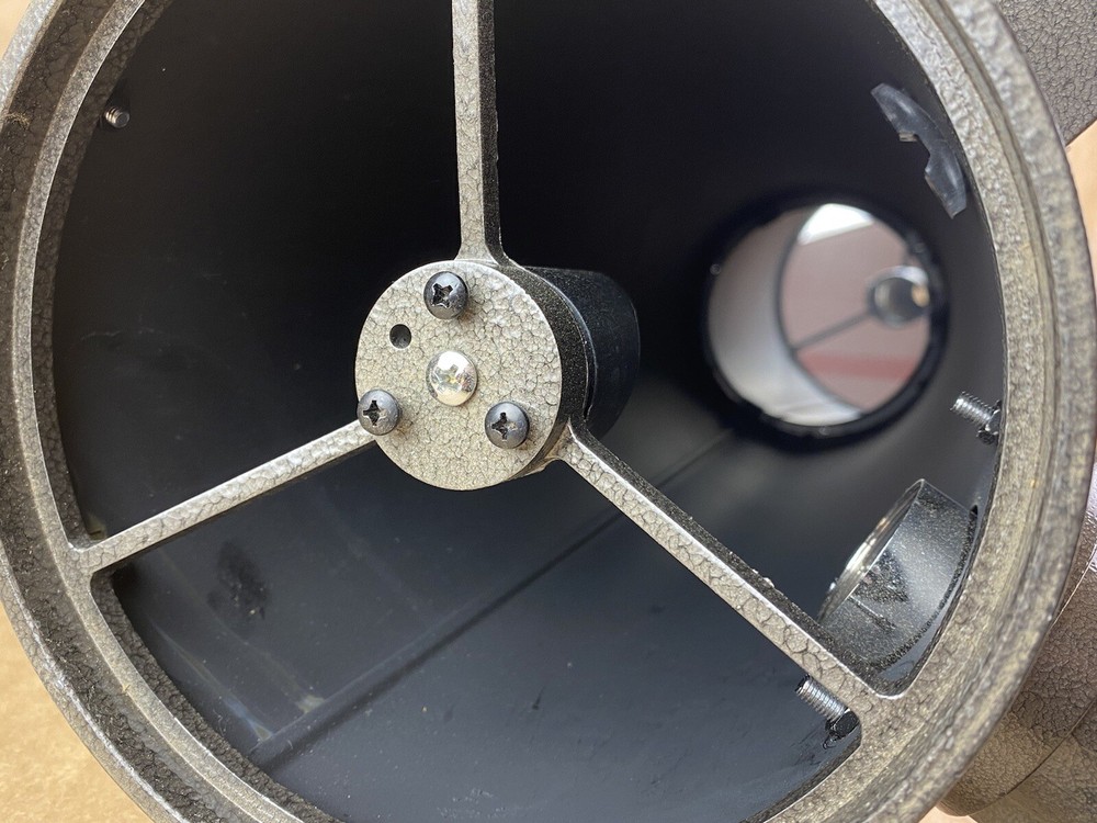 Event Horizon Vintage White Telescope