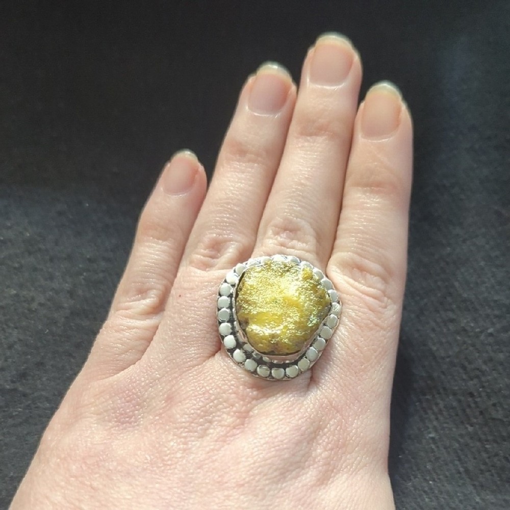 Silver Plated Yellow Druzy Quartz Gemstone Statement Ring - Size 7