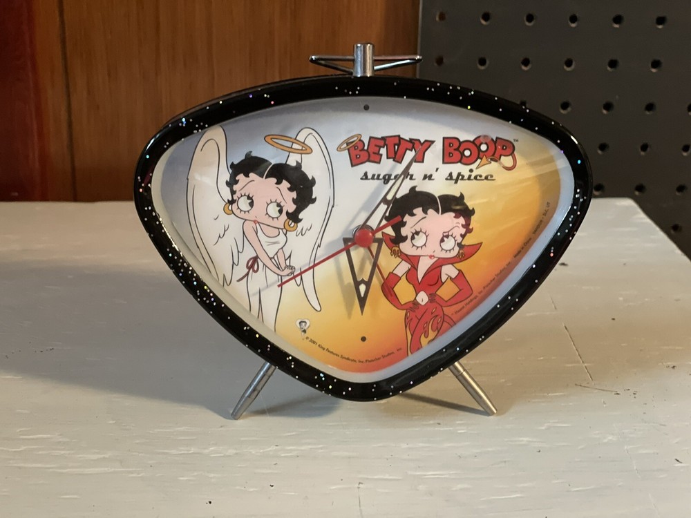 bettyboop triangle clock