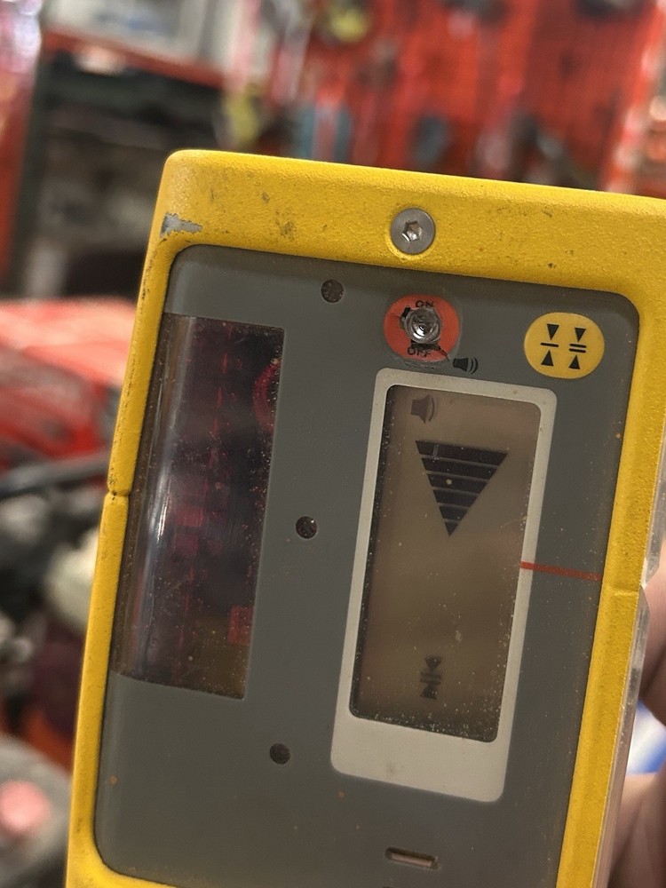 Spectra LL500 Self-Leveling Precision Laser with Receiver