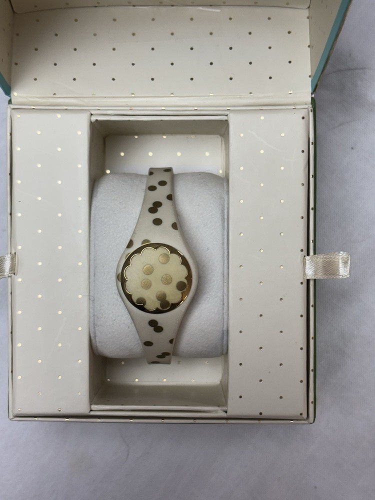 Kate Spade New York Scallop Activity Tracker