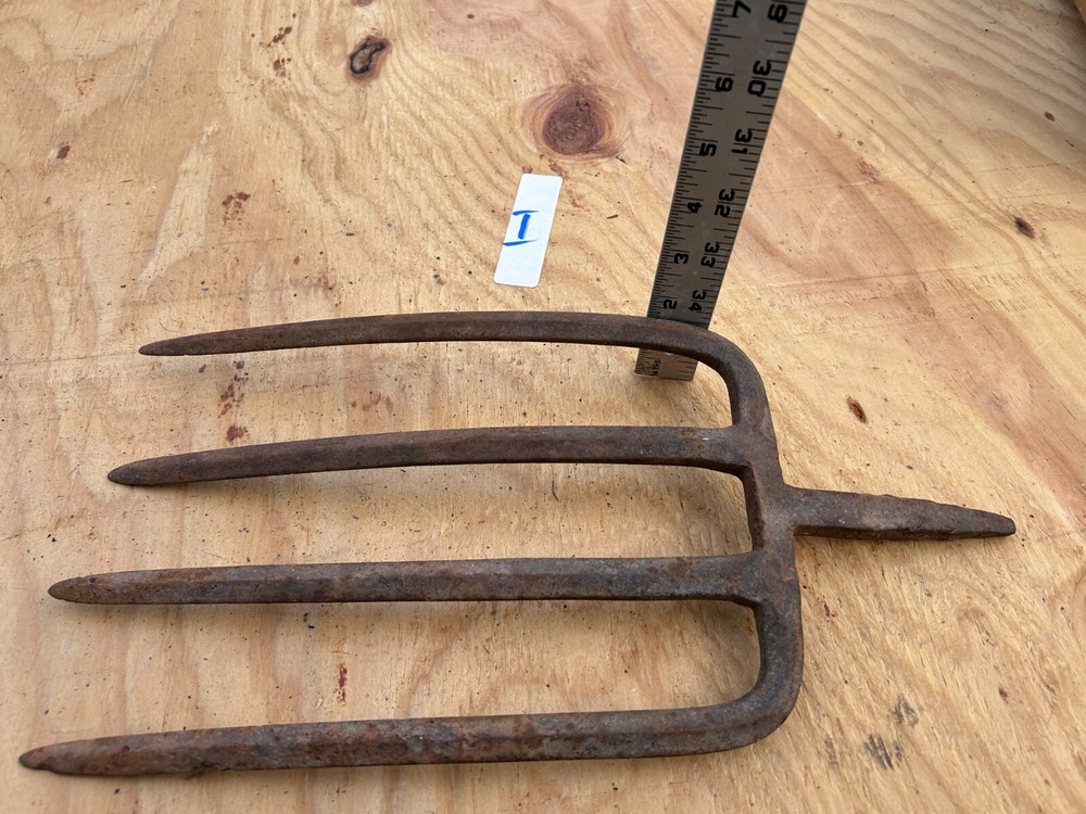 Fork Rake Head 4 Thines Rusty Rustic no handle Original Vintage Primitive Metal