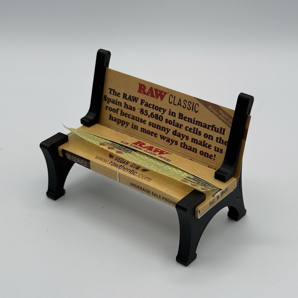 RAW Classic Slow Burning Papers + Black Rolling Paper Bench Display Bundle