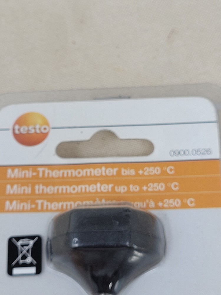 testo mini penetrating thermometer reads Celsius Only