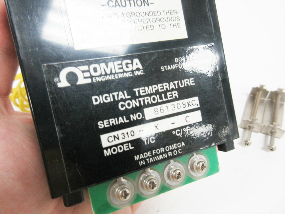 OMEGA CN310-K-C CELSIUS DIGITAL TEMPERATURE CONTROLLER TYPE K THERMOCOUPLE