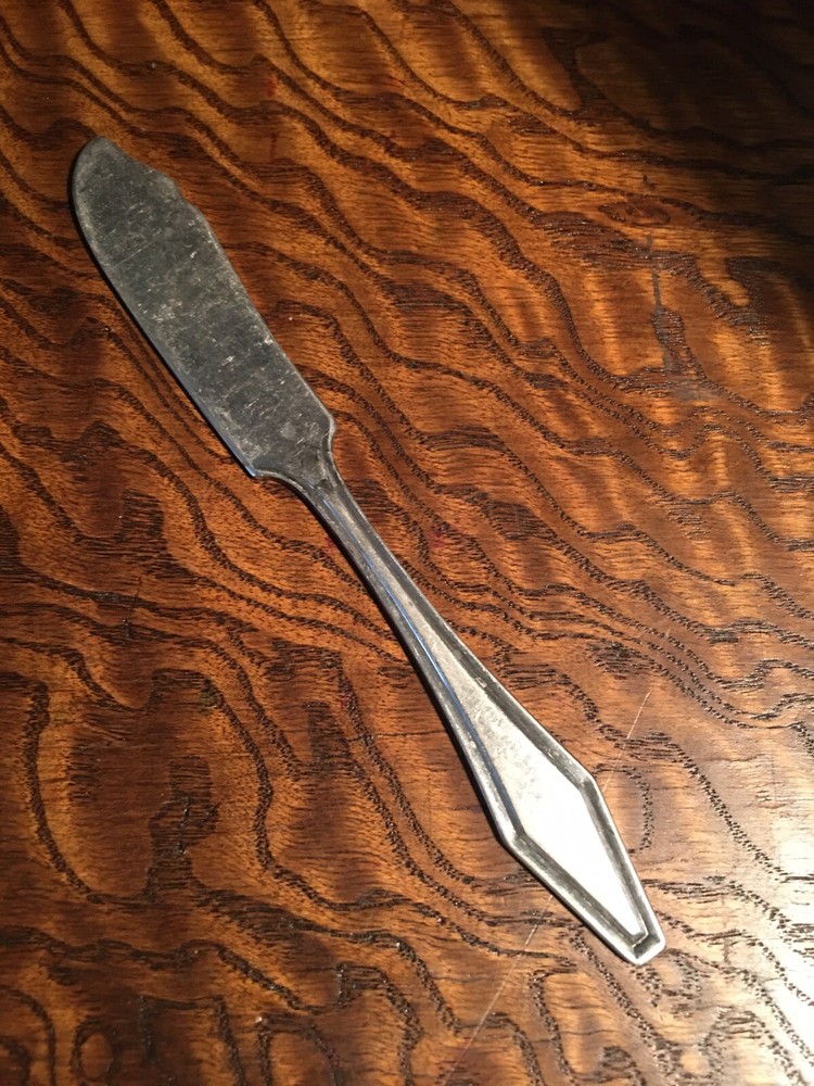 NEWPORT ~ HOLMES & EDWARDS ~ Butter Knife ~ Silver Plate