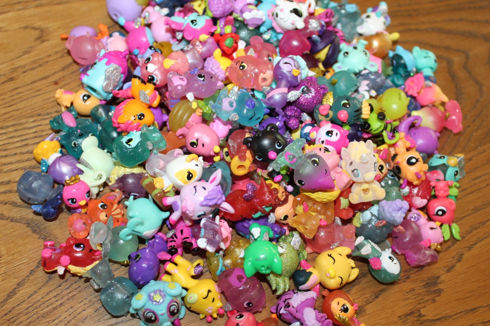 Hatchimals COLLEGGTIBLES Random LOT Bag (10) Assorted CUTE Seasons NO DUPLICATES