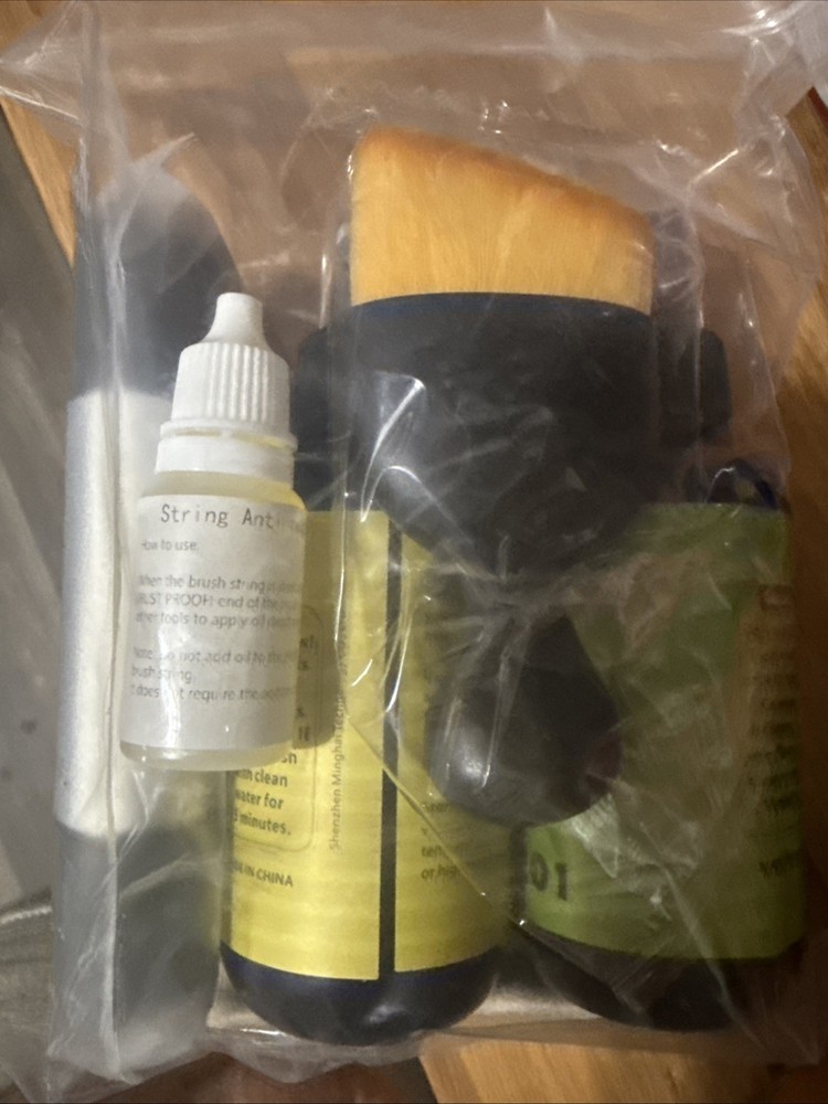 Guitar Cleaning And Care Kit