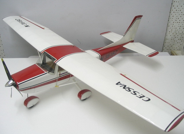 Cessna 182 42" Wing R/C Airplane kit