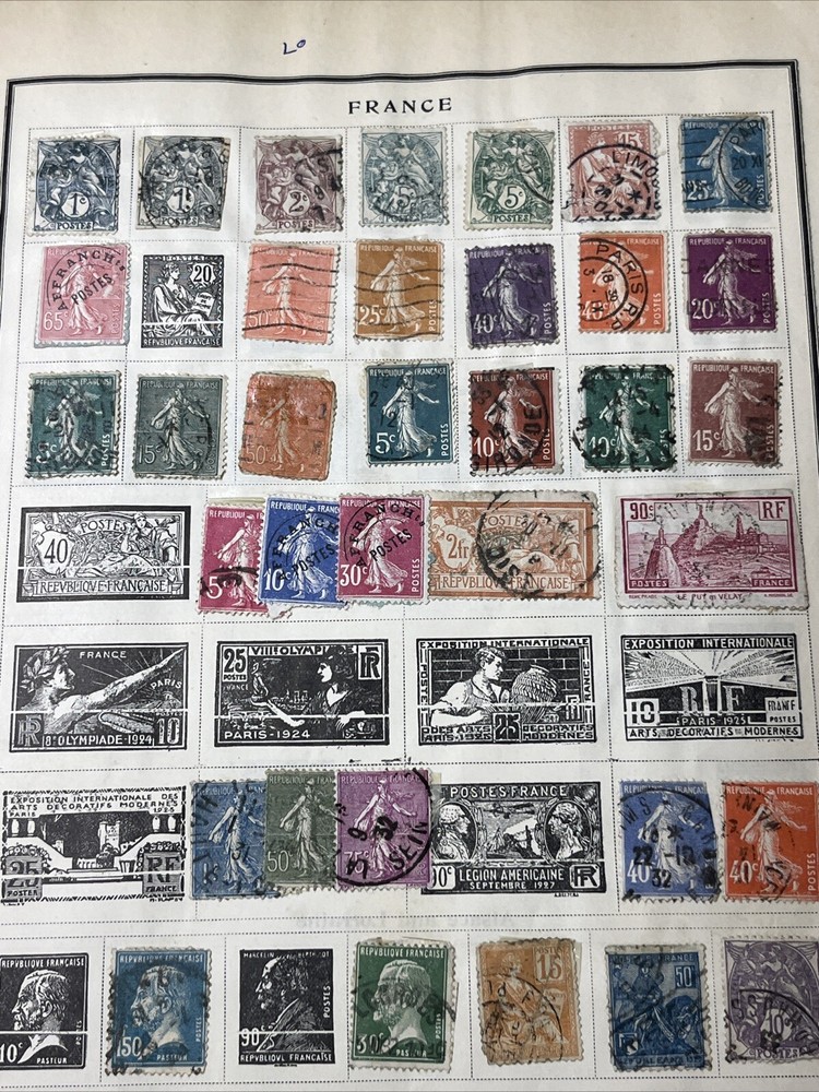 VINTAGE 1935 SCOTT MODERN POSTAGE STAMP ALBUM 900+ FOREIGN STAMPS