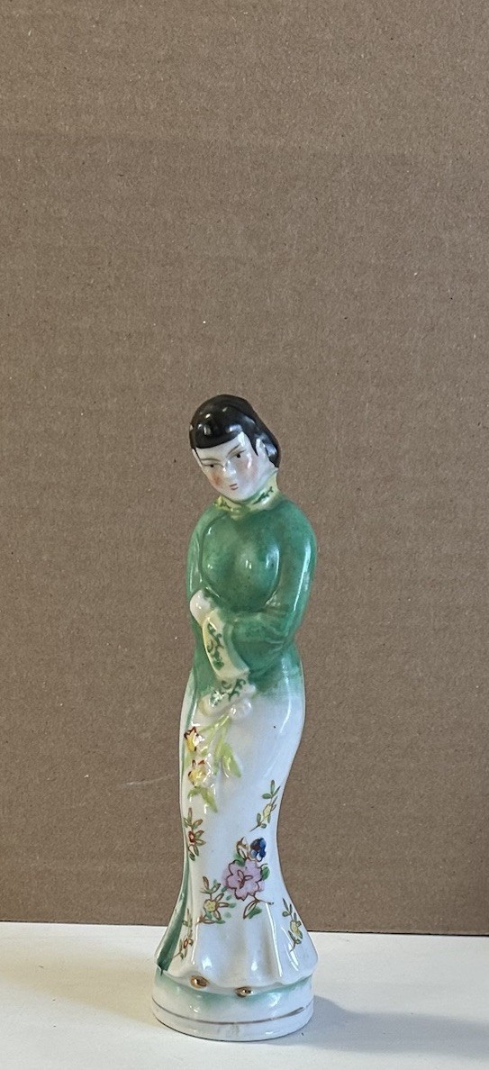 1940's Porcelain Hand Painted 7" Asian Geisha Woman Figurine Occupied Japan