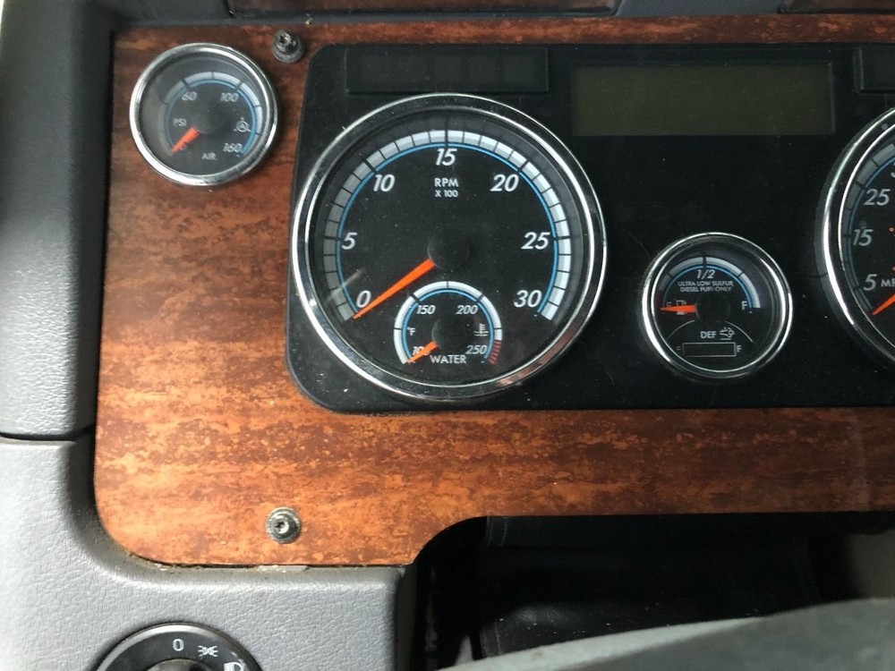 2014-2016 Freightliner CASCADIA Speedometer Instrument Cluster - Used