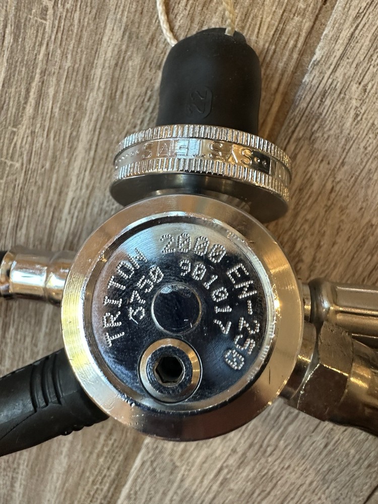 Poseidon DIN, JetStream, Apeks T20 octopus