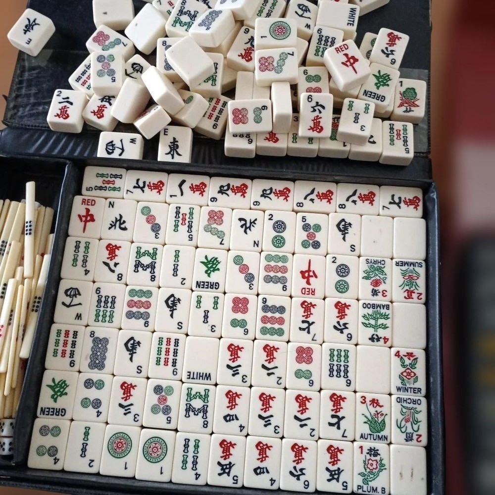 mahjong set