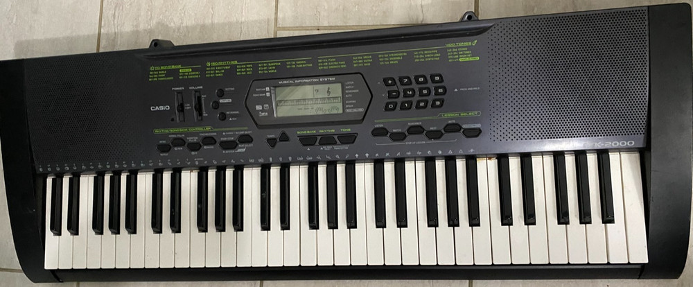 Casio CTK-2000 61-Key Electronic Keyboard Synthesizer Tested and working
