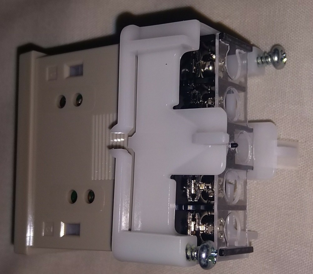 Omron H7EC-NV-H TOTAL COUNTER LCD 8 CHAR PANEL MOUNT