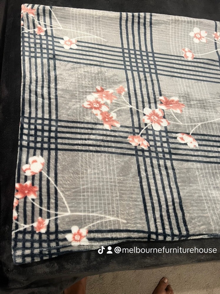 Warm 3 Piece Bed Sheet Set King Size.