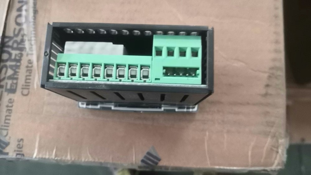 1PCS NEW XR60CX-5N0C1 temperature controller