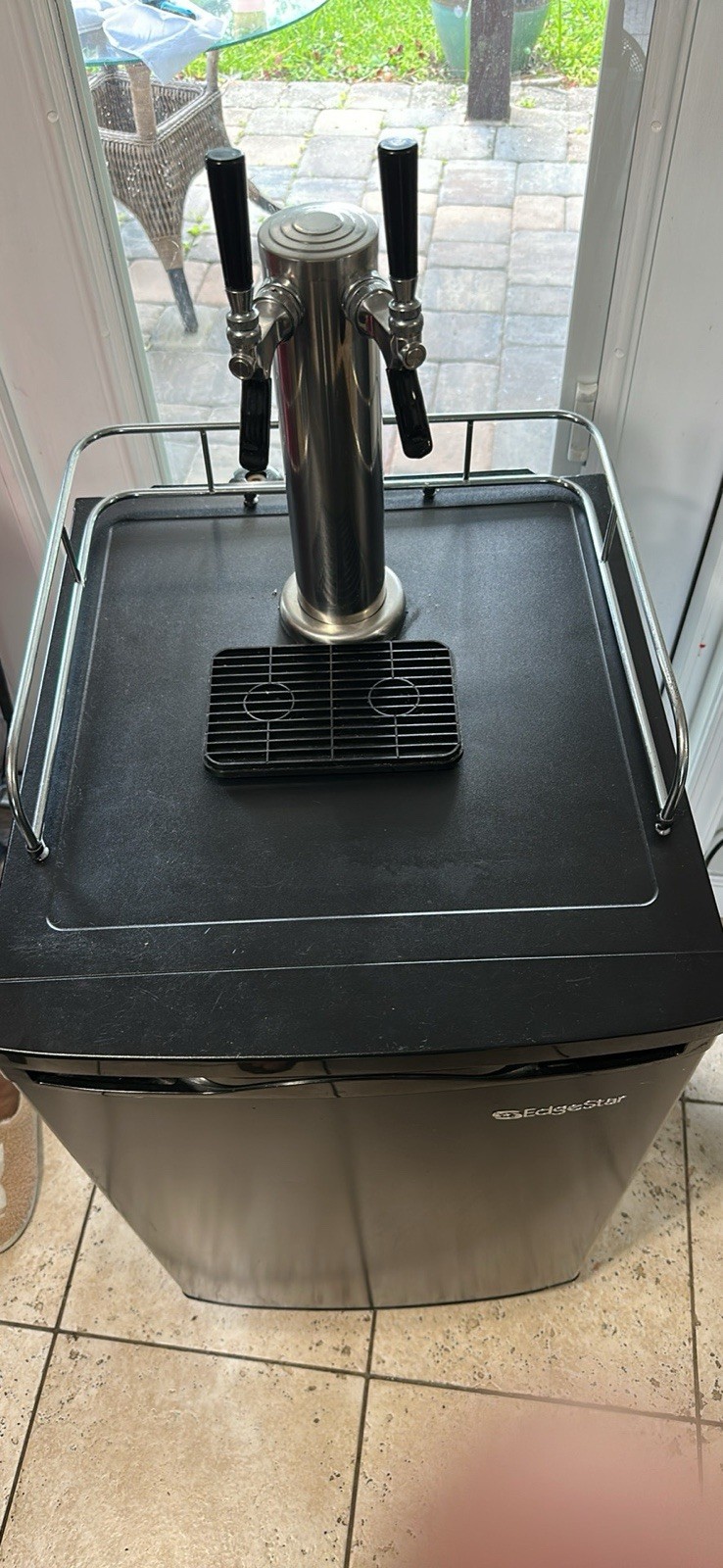 Double Tap Edgestar Kegerator With One Keg.