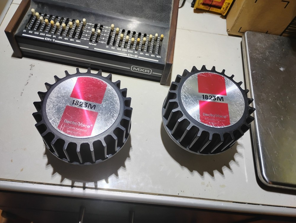 E.V. horn drivers threaded