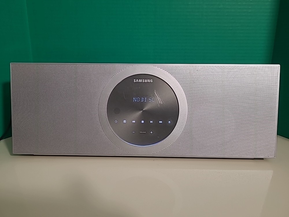 Samsung MM-D470D Micro System DVD CD FM Player ipod Dock No Remote