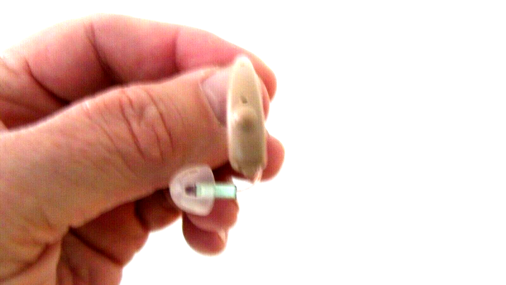 DIGITAL behind ear RIC HEARING AID WE PROGRAM 4 modes 2 mics NOISE REDUCTION