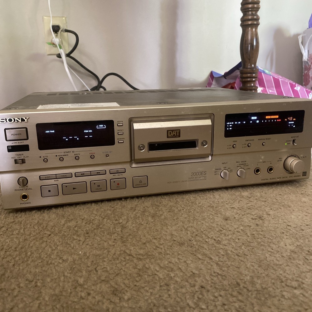 Sony - Digital Audio Tape Deck 2000ES
