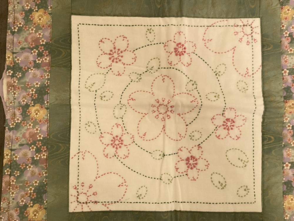 Wall quilt Sashiko Floral