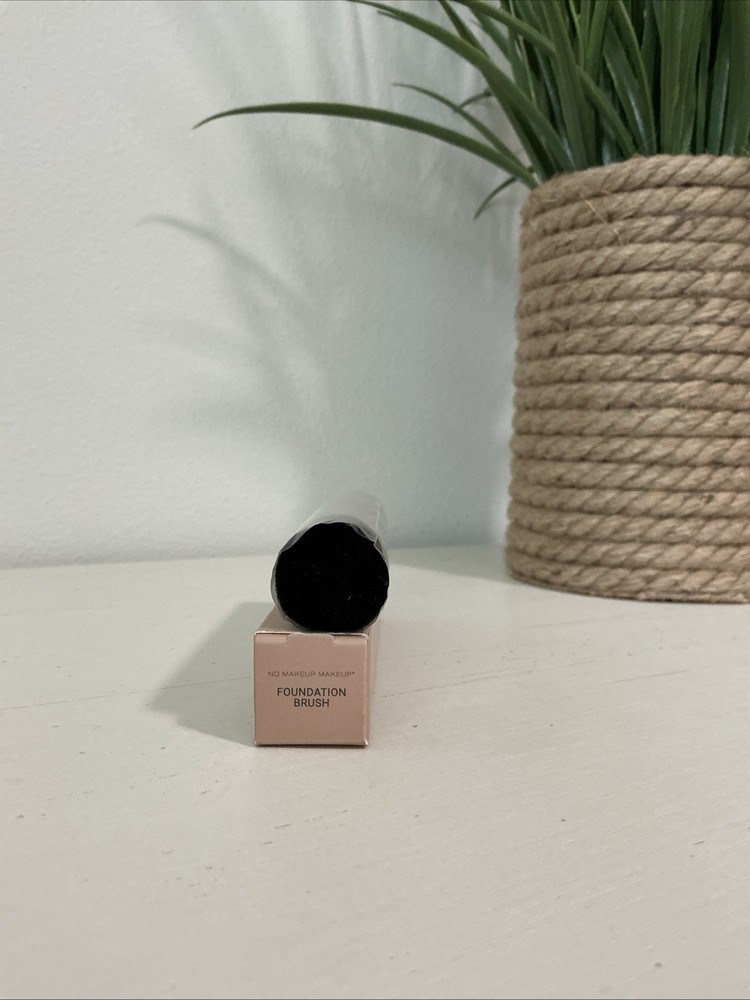 No Makeup Makeup - Foundation Brush - NEW IN BOX